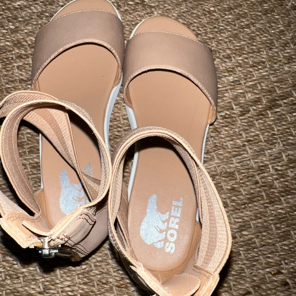 Sorel Tan Platform Wedge Sandals with White Sole - Picture 5 of 7